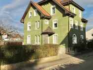 Dreifamilienhaus mit großer Garage und Garten in schöner Lage von Lörrach-Haagen - Lörrach