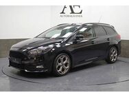 Ford Focus Turnier ST NAVI RECARO BI-XENON SHZ KLIMA - Salach