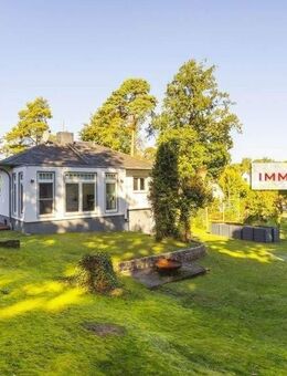IMMOBERLIN.DE - Stilvoll saniertes Haus auf idyllischem Grundstück mit Baupotenzial - Falkensee