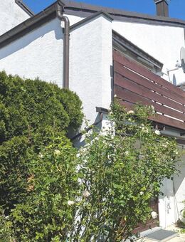 Ruhige Panoramalage - 1-Familien-Reihenmittelhaus mit Garage und Stellplatz - sofort frei! - Heimsheim