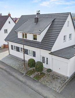 Zuhause mit Möglichkeiten - Einfamilienhaus mit Garten und separater Wohnung - Singen (Hohentwiel)