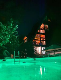 Das besondere Haus. Wohnen über Freiburg. Wohnen wie im Urlaub. - Horben