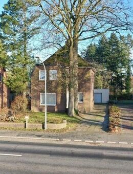 Einfamilienhaus mit viel Potenzial und zwei Garagen in Jeersdorf - Scheeßel