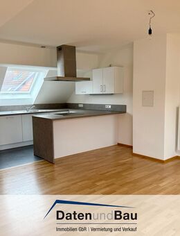 Wunderschöne helle 3 Zi.-Dachgeschoss-Whg. inkl. offener Einbauküche - Nürnberg