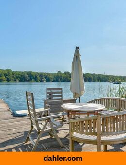 Familientraum: Zweifamilien-Villa auf idyllischem Hanggrundstück mit privatem Wasserzugang und eigenem Bootssteg am Kalksee - Woltersdorf (Brandenburg)
