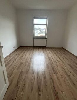 Gemütliche und großzügige Wohnung mit Balkon - Ludwigshafen (Rhein)
