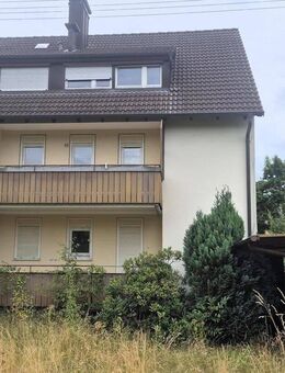 Sanierungsbedürftiges Mehrfamilienhaus in ruhiger Lage mit großem Grundstück! - Karlsruhe