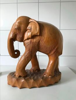 Dekoelefanten aus Holz - Dortmund