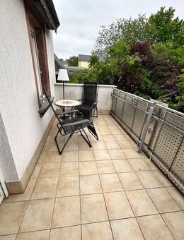 NEU RENOVIERTE WOHNUNG SUCHT NETTEN MIETER!!! - Königshain-Wiederau