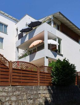 Helle, freundliche Penthousewohnung mit Balkon & Tiefgarage - Am Fuße des Tüllingers in Lörrach - Lörrach