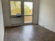 Tolle Vierraumwohnung - renoviert in modernem Design! - Blick ins Grüne - Bad Dürrenberg