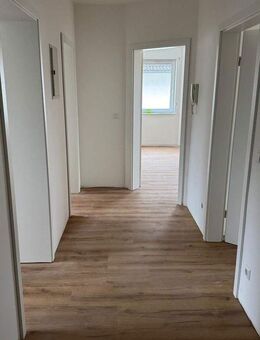 Erstbezug nach Komplettrenovierung - Moderne 3-Zimmer-Wohnung in ruhiger Lage - Rheinböllen