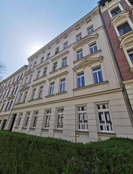 ++ Dachgeschoss Wohnung in Gohlis-Süd mit EBK / solide vermietet ++ - Leipzig