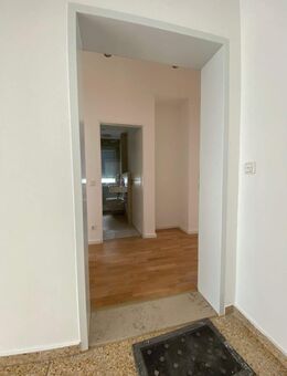 Wohntraum in Mörfelden: 2-Zimmer-Erdgeschosswohnung mit Balkon und Einbauküche - Mörfelden-Walldorf