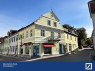 Eine lukrative, stadtbildprägende, denkmalgeschützte Kapitalanlage am Markt der Stadt! - Stavenhagen (Reuterstadt)