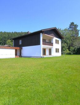 **Stattliches Haus mit 2 Wohnungen und großem Grundstück in Miesbach - Kleinthal ** - Miesbach