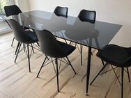 Moderner Glastisch mit schwarzer Rauchglasplatte - Mönchengladbach