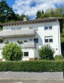RESERVIERT***Attraktives Renditeobjekt*** Gepflegtes 3-Familienwohnhaus in Melsungen - Melsungen