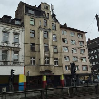 Gut geschnittene 4 - Zimmer - Stadtwohnung / WG - geeignet
