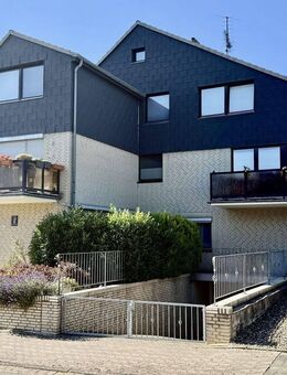 Sorsum: 6-Familienhaus mit Mietsteigerungspotential - Ca. 133 m² im EG auch zur Selbsnutzung - Hildesheim
