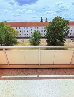 **Besichtigung: Sa., 06.12.25 um 11:30 Uhr** Ruhiges Wohnen im Komponistenviertel! *EBK* - Brandenburg (Havel)