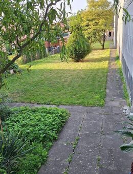 *Weihnachtspreis! Sanierungsbedürftiges 1-FH in Braunschweig/Broitzem m. schmalen aber sehr schönem Grundstück/Garten inkl. Anbau u. Garagen - Braunschweig