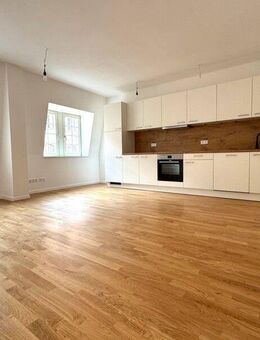 Hell, ruhig & hochwertig - 2-Zimmer-Wohnung mit moderner EBK und Tageslichtbad mit Wanne - Halle (Saale)