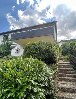 Charmantes 1–2-Familienhaus mit Einliegerwohnung in ruhiger Wohnlage-ideal für Familien oder Mehrgenerationen - Unterreichenbach