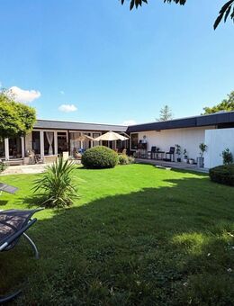 Architektenbungalow am Waldrand - Großzügigkeit auf einer Ebene - Sindelfingen