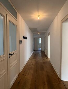 *ELEGANT 4-ROOM APARTMENT IN PRIME VILLA DISTRICT, JUST 4 MINUTES FROM THE CITY * 4-Room, 2-Bed, 1-Full Bath, AC, - Wiesbaden