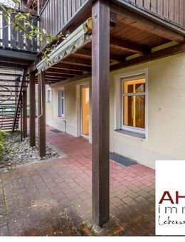 Mehr geht nicht - tolle EG-Wohnung mit EBK, Terrasse, Carport - Amberg