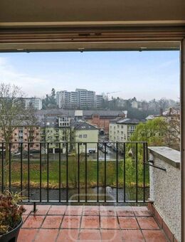 Treppensteigen statt Fitnessstudio - wohnen mit Ausblick | 3,5 Zimmer | 2 Balkone | Tiefgarage - Pforzheim