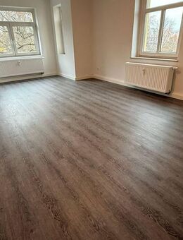 Erstbezug nach Sanierung in bester Lage / 2.OG / Designboden u.v.m. - Chemnitz