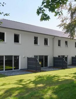 Erstbezug im Neubau: energieeffizientes, familiengerechtes Reihenendhaus mit Wärmepumpe in Flensburg - Flensburg