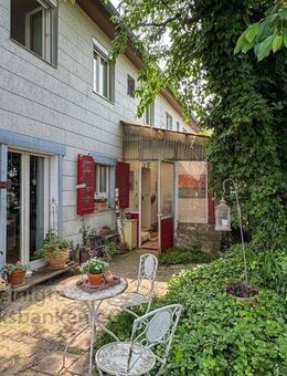 Doppelhaushälfte mit großem Garten und viel Potenzial - Holzgerlingen