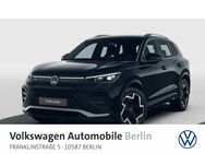 VW Tiguan, 2.0 l TDI R-Line, Jahr 2022 - Berlin