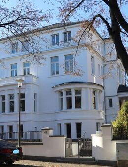 Exklusive 3 Raum Wohnung mit Terrasse in schöner Altbau Villa - Wiesbaden