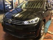 VW Touran, 1.4 TSI Highline 7S, Jahr 2018 - Bielefeld