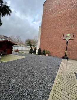 Wunderbare 2 Zimmer Wohnung mit Terrasse (wird leerstehend übergeben werden) - Krefeld