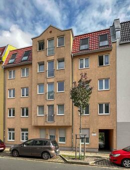 Zukunftssicher und langfristig für Anleger: Vermietete, gepflegte Etagenwohnung in Pieschen - Dresden