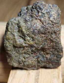 Ich besitze einige interessante Antiquitäten, darunter einen Meteoriten wie auf den Fotos, und suche jemanden, der mir beim Verkauf hilft. Der Preis liegt bei 10.000 €. - Berlin Charlottenburg-Wilmersdorf