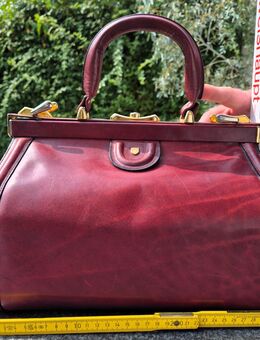Echte Lederdamenhandtasche in Form von Arzt-Tasche zu verkaufen - Hünstetten