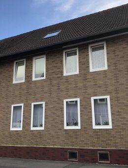 Doppelhaushälfte für 1- 2 Familien in ruhiger Lage mit Garage +Nebengebäude - Langelsheim