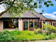 RAUM FÜR WOHNTRÄUME: Großzügiges Einfamilienhaus mit Wintergarten und weitläufigem Grundstück - Quickborn (Landkreis Pinneberg)