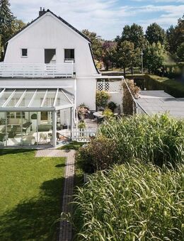 Charmantes Einfamilienhaus mit großem Garten und Pool im beliebten Musikerviertel - Teltow