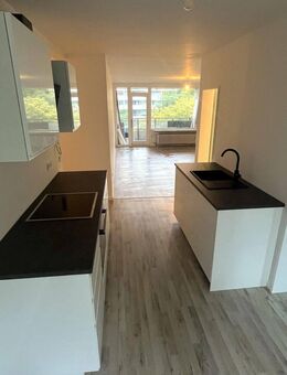 Sanierte, helle 3-Zimmer Wohnung mit Wohnküche & Balkone in bester Lage - Köln