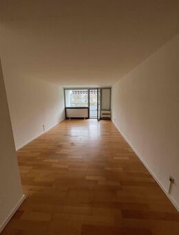 Ruhig gelegene 2- Zimmer- Wohnung mit Balkon und Blick ins Grüne - Konstanz