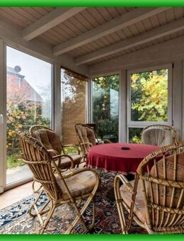 ein Zuhause am Feldrand - Ruhe, Weitblick und zwei Wohneinheiten in perfekter Harmonie +3 Garagen - Ötisheim