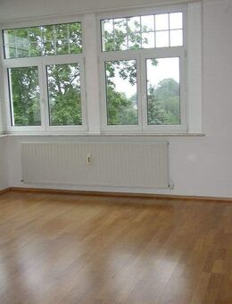 Zentrumsnahe 2-Raumwohnung im 1. Obergeschoss mit Fernblick! - Ilmenau