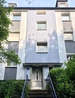 Frisch renovierte 3-Zi.-Whg. mit Tageslichtbad und Balkon - Wuppertal